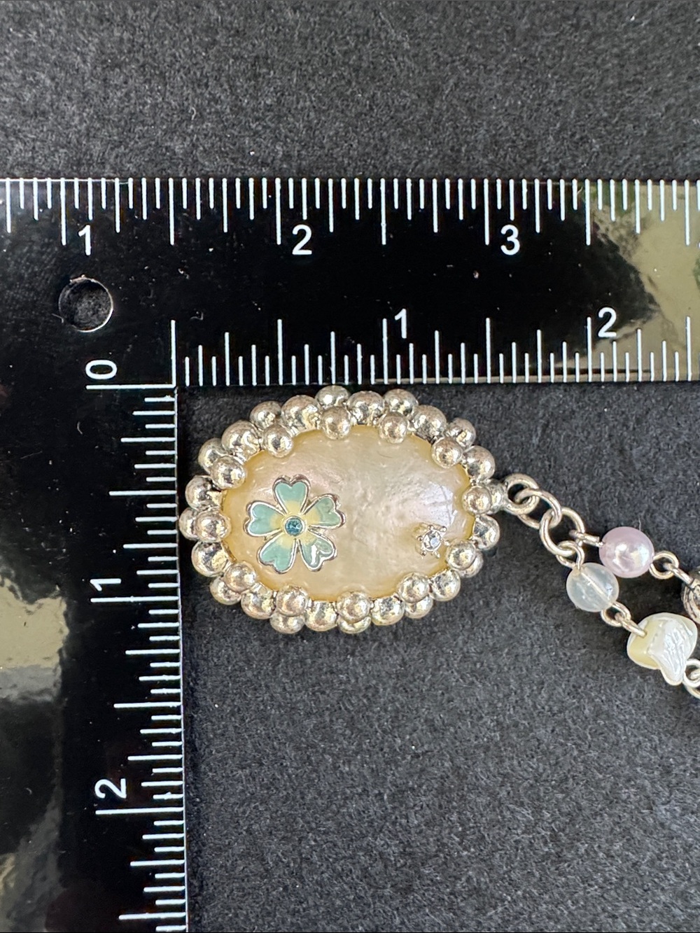VTG Avon Vintage Mother of Pearl Silver Tone Necklace with Pink Pearls - Picture 3 of 8